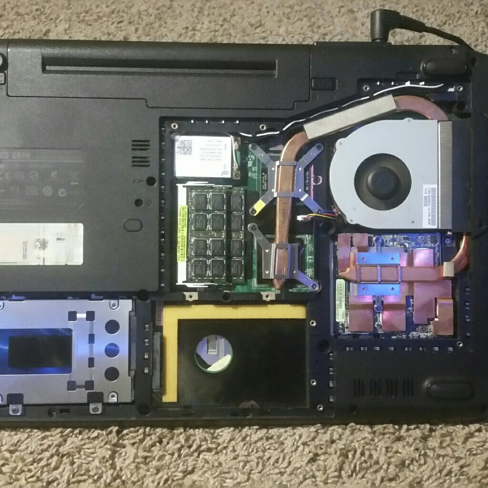 ASUS Gaming Labtop - Picture 4 of 8